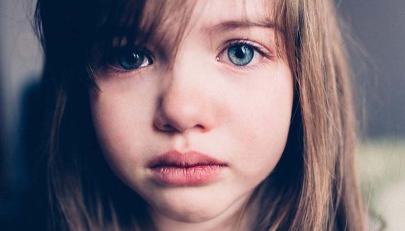 Devemos evitar a tristeza e a raiva nas crianças?